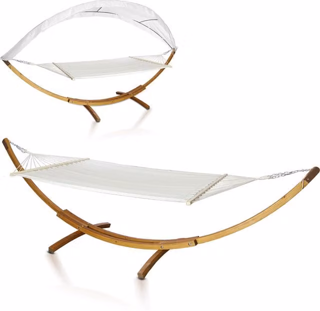 Hamaca doble Wolketon con soporte de madera y toldo para exterior en beige y blanco, An/P/Al: 210 x 150 cm