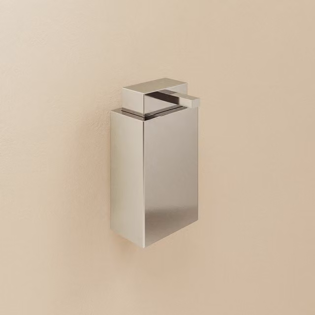 Dosificador de jabón de pared Bath Life Cosmic en color plata y acabado metálico