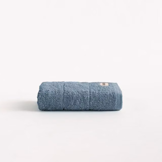 Toalla de baño Gamusi de algodón rizo azul de 50 x 100 cm con gramaje de 600 g/m2