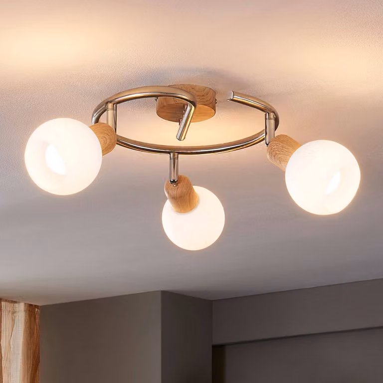 Plafón redondo Svenka de Lindby con 3 luces, atenuable, en madera clara y vidrio para salón o comedor