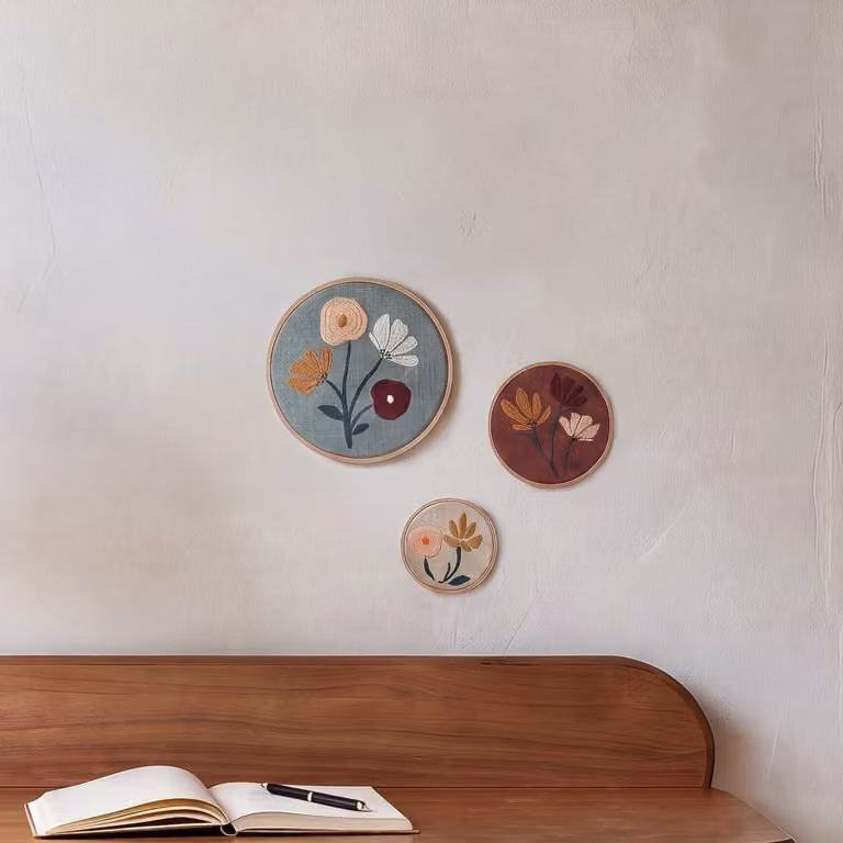 Set de 3 decoraciones de pared redondas con bordados florales y motivos étnicos multicolores de Maisons du Monde