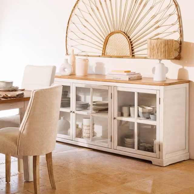 Aparador Oblia de Atmosphera con 3 puertas de cristal y madera de acacia en color blanco, An/P/Al: 180 x 45 x 80 cm