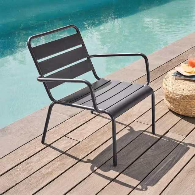 Sillón de jardín bajo Palavas de Oviala en acero antracita con acabado mate y textileno
