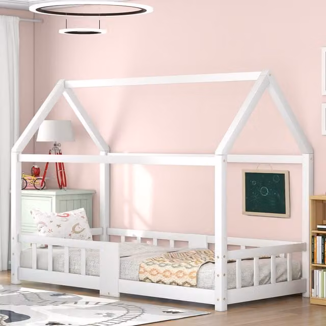 Cama Casita MODENVIE para niños en madera maciza de pino, color blanco, con estructura de casa y somier de 15 lamas. An/P/Al: 90 x 200 x 120 cm