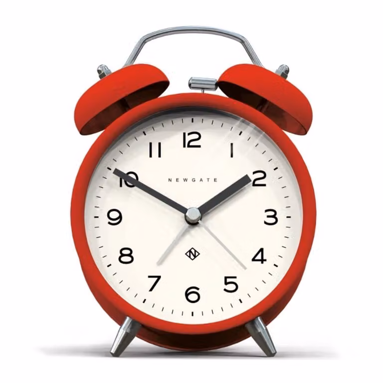 Reloj despertador analógico Newgate con doble campana en color rojo y mecanismo de cuarzo silencioso de metal