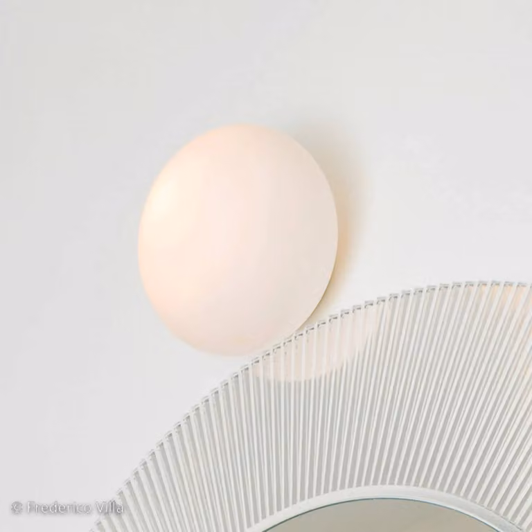 Lámpara de pared Artemide Dioscuri atenuable en color blanco y vidrio para pasillos o jardín