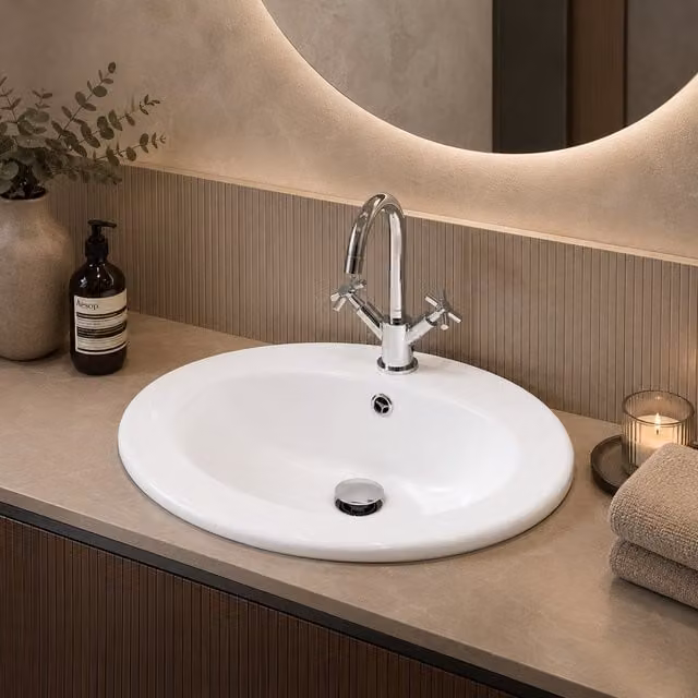 Lavabo ovalado empotrado Zoe de Ondée en porcelana blanca con rebosadero An/P/Al: 45 x 55 x 20 cm