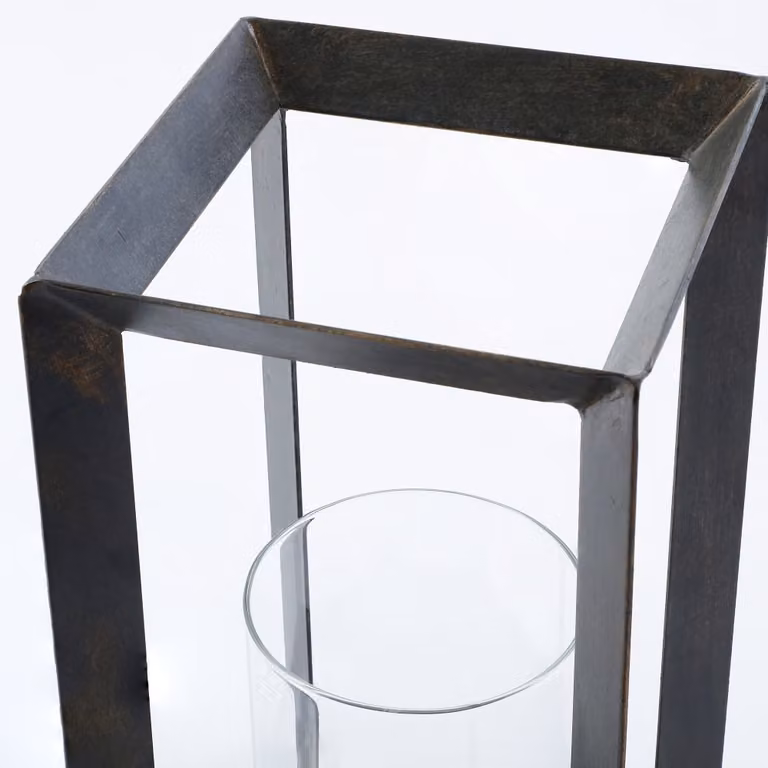 Farol de mesa moderno Sia Deco en metal dorado y cristal con diseño cuadrado