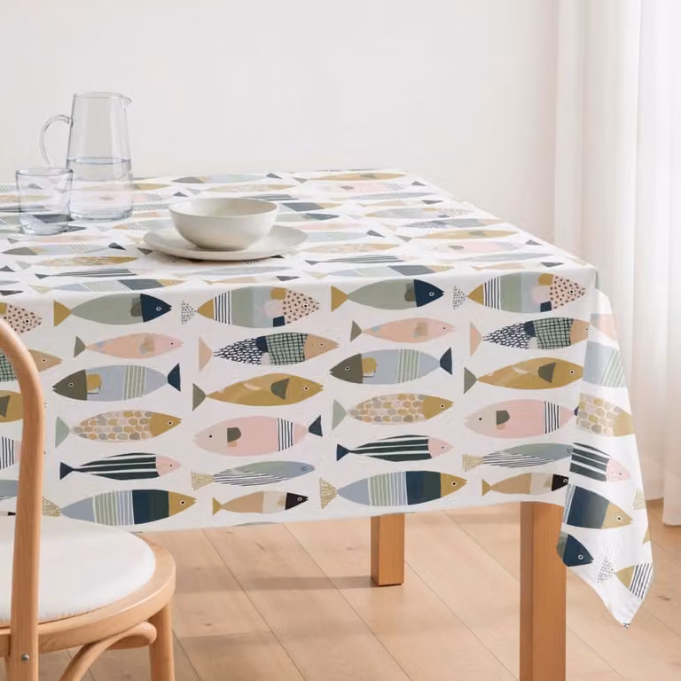 Mantel impermeable y antimanchas con estampado de peces multicolor en color menta, An/P/Al: 140 x 200 cm