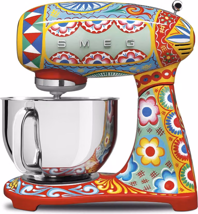 Batidora de pie Smeg SMF03DGEU multicolor con capacidad de 4,8 litros para amasado y mezclado