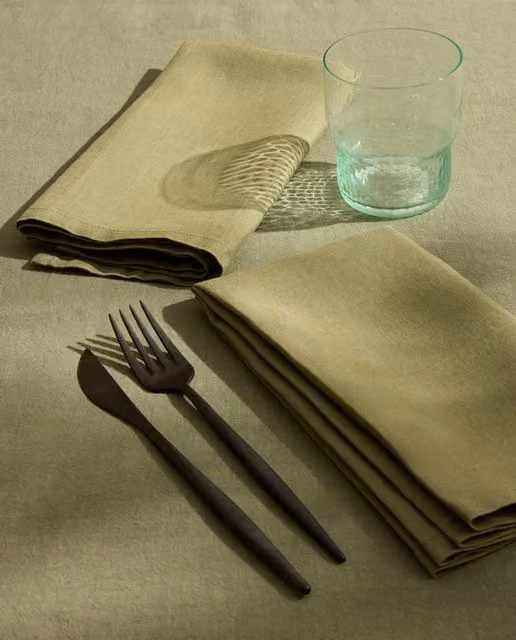 Set de 2 servilletas de lino lisas color verde de El Corte Inglés
