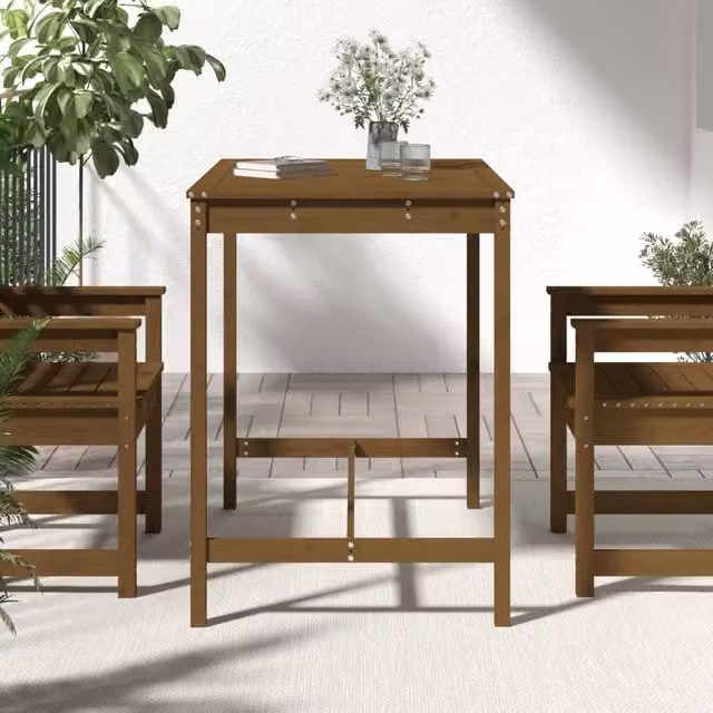 Mesa de jardín SYFAX de madera maciza de pino en color marrón, estilo rústico, An/P/Al: 121 x 82,5 x 110 cm