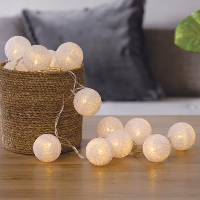 Guirnalda LED Atmosphera de 20 bolas redondas en color blanco cálido con longitud de 435 cm