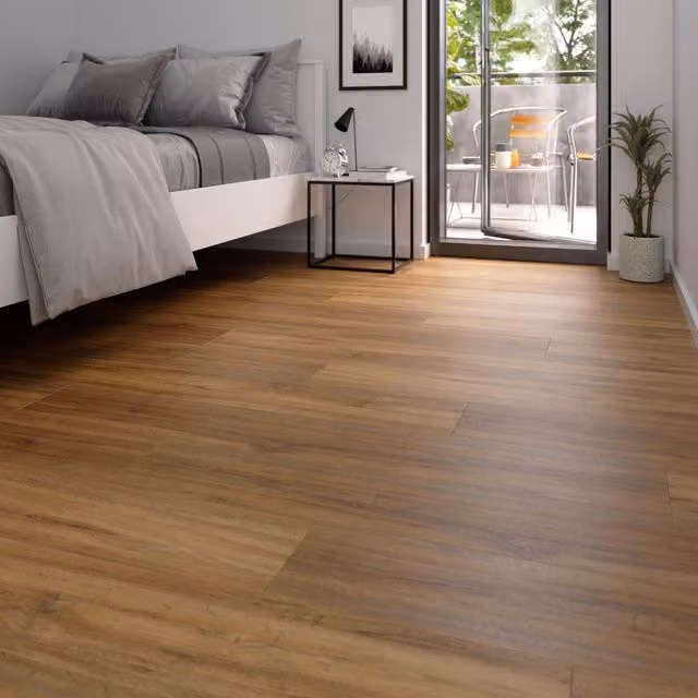 Suelo laminado Cooke & Lewis NK34 efecto madera color marrón de 8 mm con sistema click