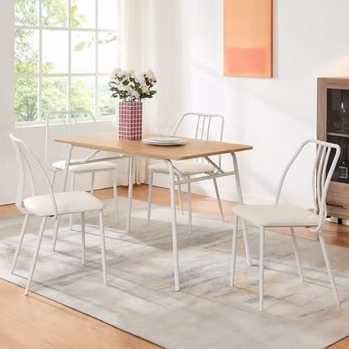 Juego de comedor en.casa Omso con mesa rectangular y 4 sillas tapizadas en color blanco y beige con acabado efecto roble