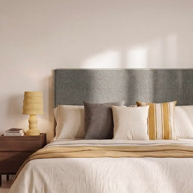 Cabecero tapizado desenfundable Line de Klast Home para cama de 135, 150 y 160 cm en color verde oscuro