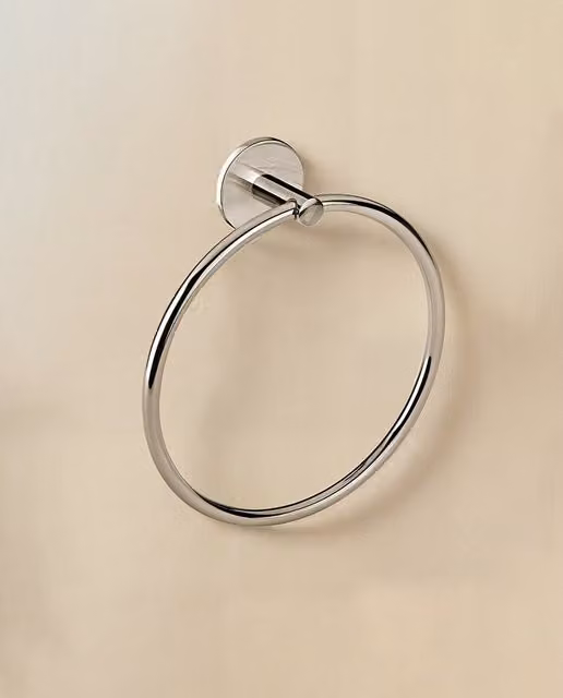 Toallero de aro Duo Round Cosmic en metal color plata con fijación adhesiva