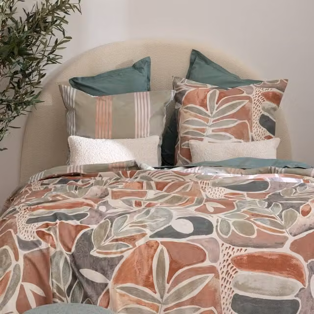 Cabecero Masina de Atmosphera en color marfil con tejido bouclé y forma de media luna para cama de 160 cm, An/P/Al: 163 x 130 cm