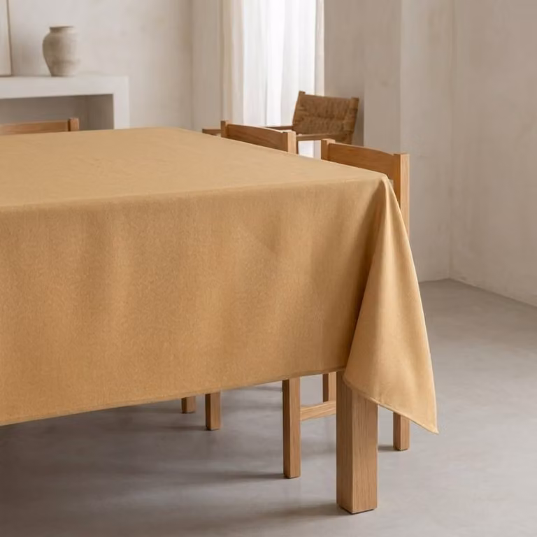 Mantel jaspeado liso Gamusi antimanchas color mostaza An/P/Al: 140 x 240 cm