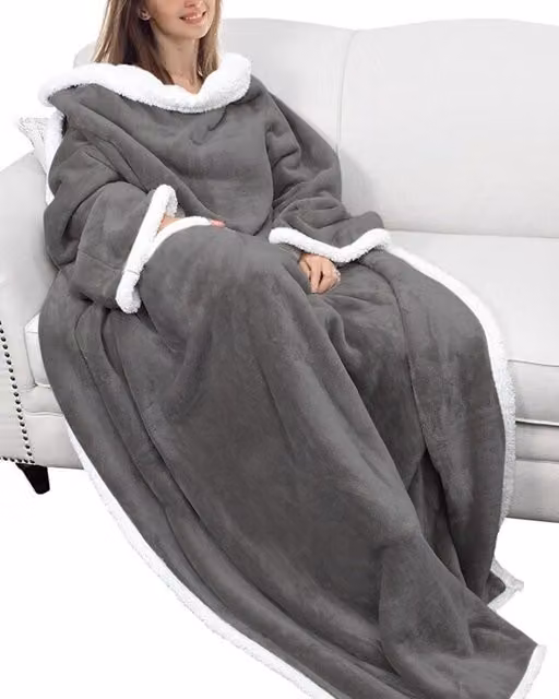 Manta con mangas y bolsillos Elle de microfibra gris, suave y cálida, An/P: 180 x 140 cm, unisex
