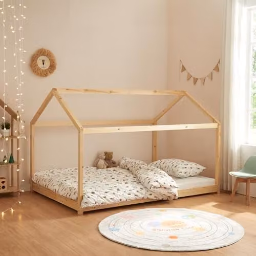 Cama Montessori para niños en forma de casa en.casa de madera de pino color natural An/P/Al: 120 x 200 cm
