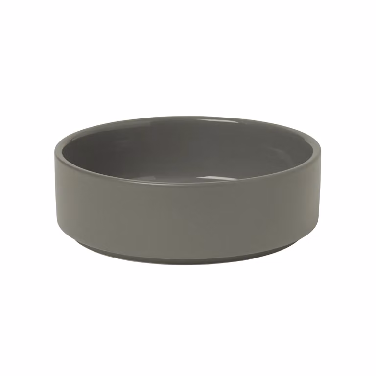 Bol bajo Pilar de Blomus en color pewter con un diámetro de 14 cm