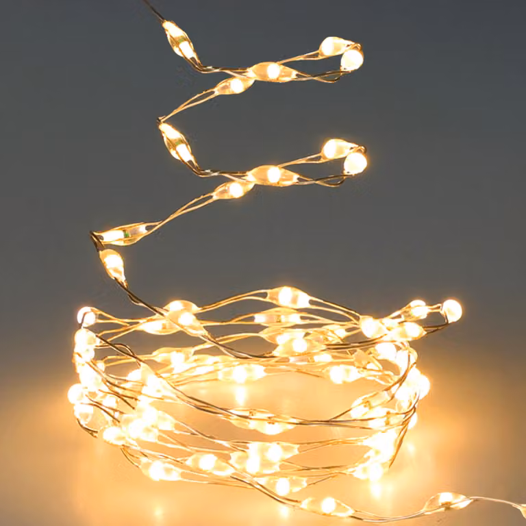Guirnalda de luces LED Spetebo con temporizador, luz blanca cálida y cable plateado, 200 cm, 132 LEDs, alimentación por pilas para decoración navideña, de Adviento o de invierno