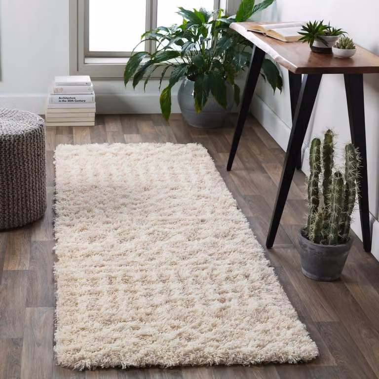 Alfombra de pasillo shaggy estilo bohemio Livabliss en color marfil y beige, An/Al: 80 x 220 cm