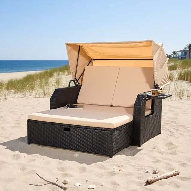 Cama de jardín y tumbona de polirratán MUCOLA en negro y beige con toldo solar, reposacabezas ajustable y bandeja lateral para terraza o jardín