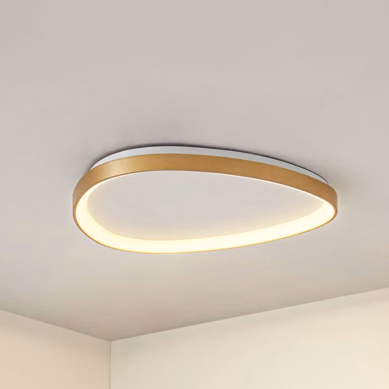 Lámpara de techo LED Asken de Lucande, diseño moderno y redondo, atenuable, disponible en latón/oro o blanco, ideal para salón, comedor o pasillo