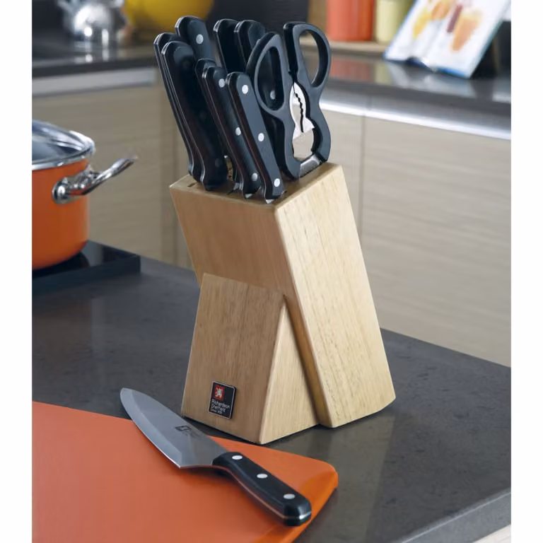 Cuchillo de chef Richardson Sheffield de acero inoxidable color plata con mango de madera y plástico de 15 cm