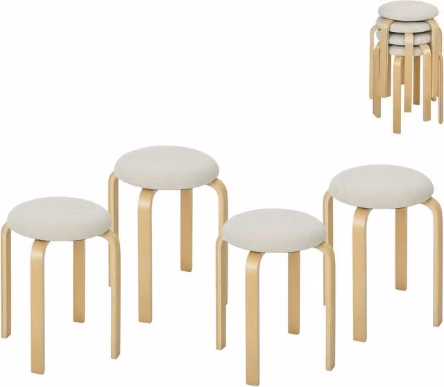 Taburetes apilables NORTHIX tapizados en color blanco crema con patas de madera de abedul