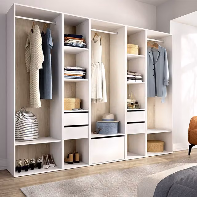 Armario Grande Tequesta DMORA con Puertas Correderas, Estantes, Perchero y Cajones en Blanco y Roble, An: 45 cm, Al: 205 cm