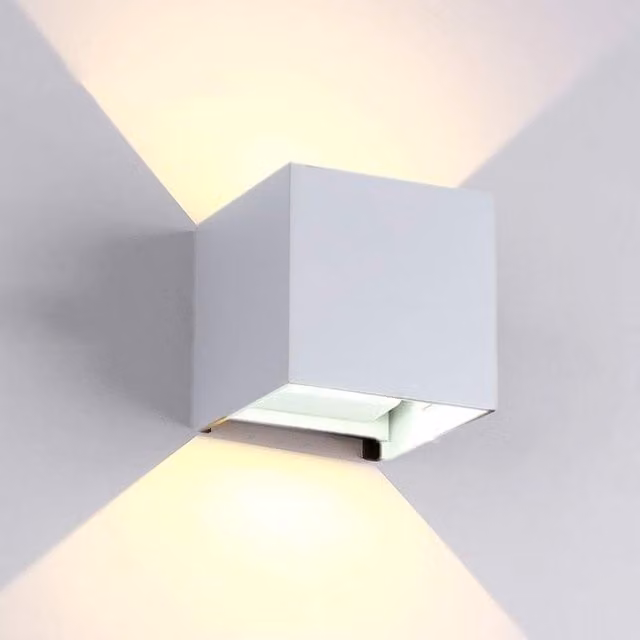 Lámpara de pared LED moderna de aluminio blanca con luz blanca cálida, impermeable IP68 para exteriores, jardín o pasillo, 12 W