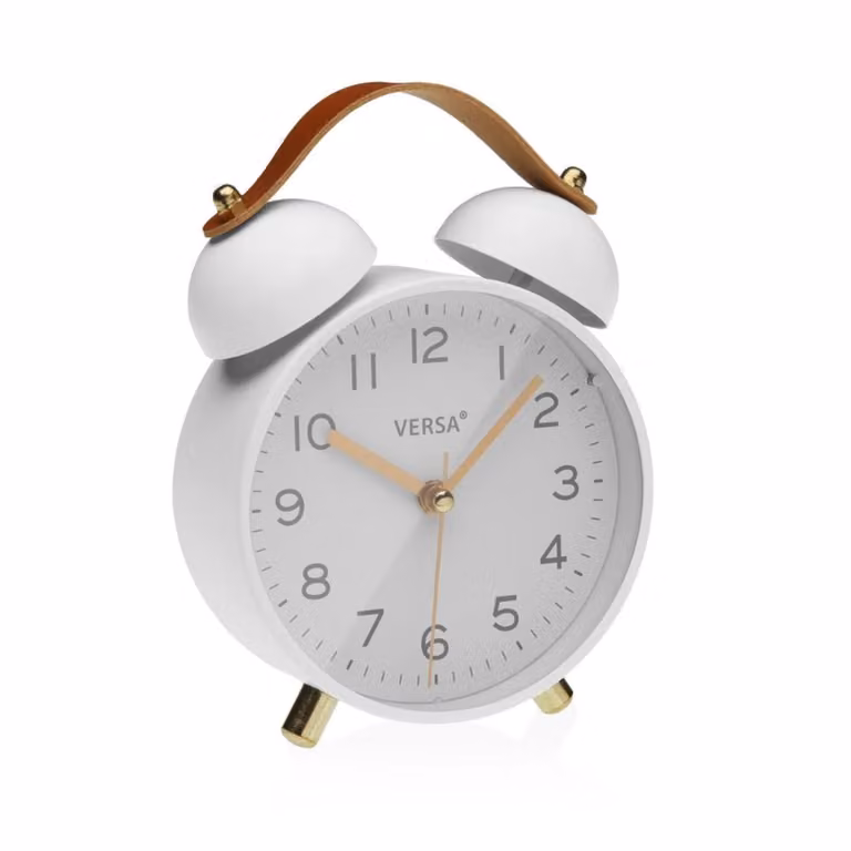 Reloj despertador analógico retro de metal de La Loja de Ana en color blanco con asa de cuero marrón, An/P/Al: 11,3 x 14,5 cm