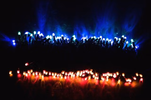 Guirnalda LED F-BRIGHT Multicolor de 144 Luces, 13,8 m, con 8 Efectos, Función de Memoria y Conectable, Protección IP44