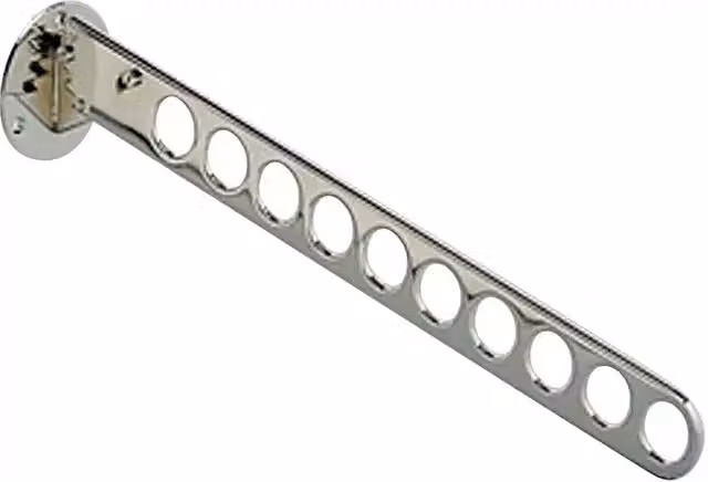 Perchero abatible para cinturones y corbatas Adinor en color plata de metal, Largo: 28 cm