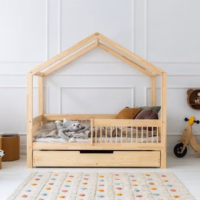 Cama Cabaña Maria de PETITS-MEUBLES en madera de pino con somier y cajón, color marrón y beige, An/P/Al: 90 x 200 x 113,5 cm