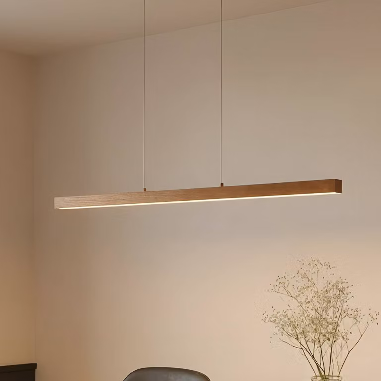 Lámpara colgante LED Nihalo de Lucande, diseño moderno en madera y blanco, atenuable para salón o comedor