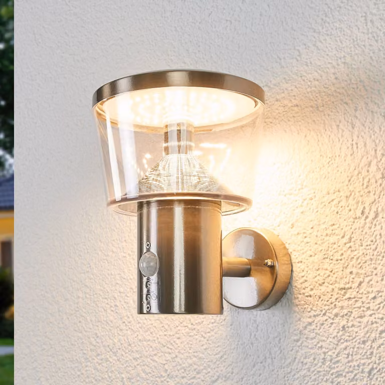 Aplique de exterior con sensor de movimiento Lindby en aluminio y acero inoxidable color gris y plata con luz LED blanca cálida