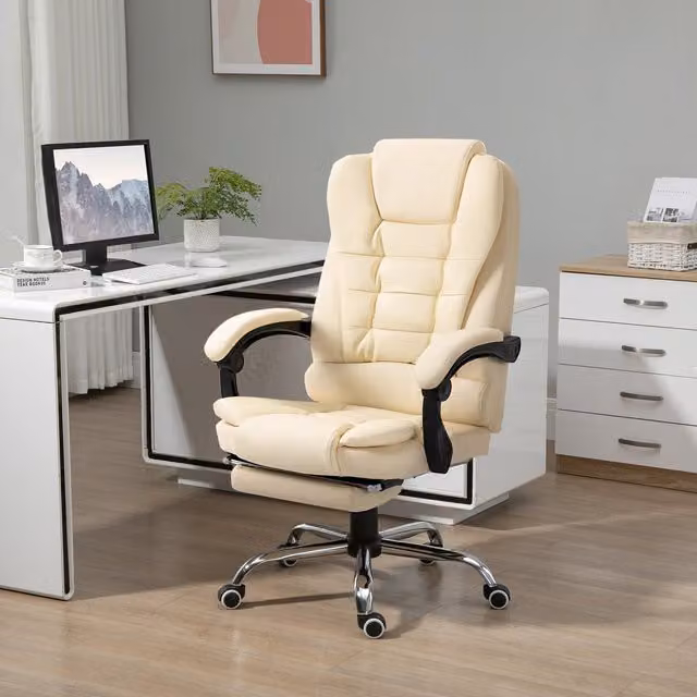 Silla de oficina ejecutiva HOMCOM reclinable con reposapiés, tapizada en piel sintética, giratoria y con altura ajustable, color crema, An/P/Al: 64.5 x 69 x 117 cm