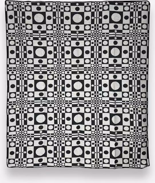 Colcha Reversible Hogai Op-art Optic Pool con Diseño Geométrico Jacquard en Blanco, Negro y Multicolor An/P/Al: 205 x 165 cm