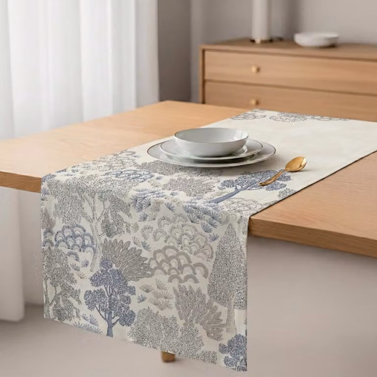 Camino de mesa floral Naf Naf de algodón en color gris, An/P: 50 x 150 cm