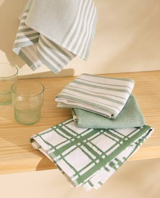 Set de 4 paños de algodón sostenible Heidi de El Corte Inglés, diseño de rayas en color verde