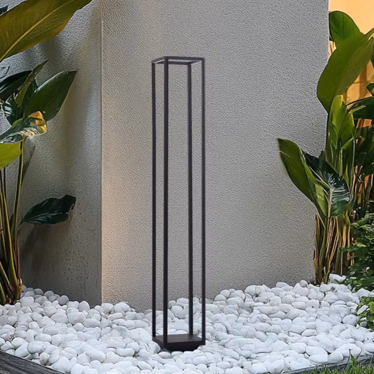 Lámpara de jardín LED Thorvid Lucande de aluminio y plástico en color negro, diseño moderno y rectangular, Altura: 120 cm