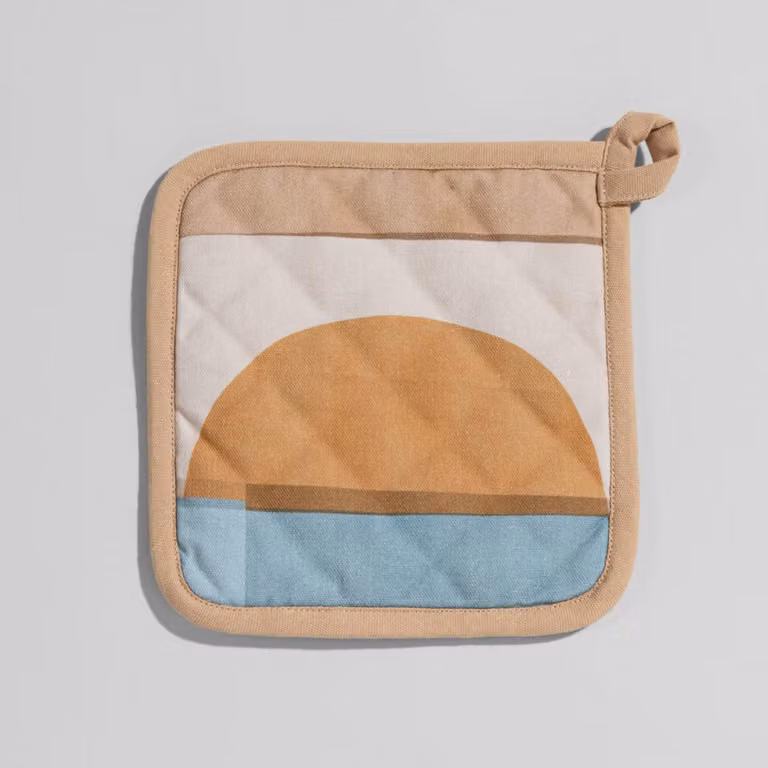 Manopla de cocina de algodón Maison du Monde con estampado tricolor en beige y azul