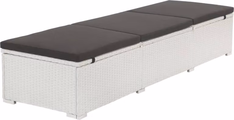 Tumbona Syfax de ratán con cojín de poliéster resistente a los rayos UV y reposacabezas ajustable en color blanco y negro