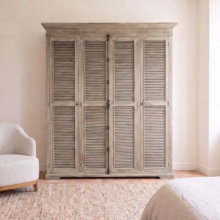 Armario de mango y acacia Maisons du Monde en colores gris y beige con puertas batientes, An: 190 cm, Al: 220 cm, P: 4 cm