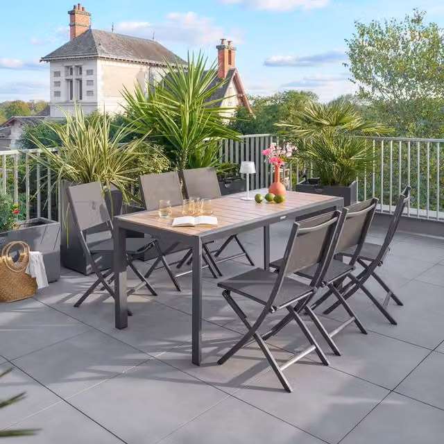 Mesa de jardín Hespéride efecto madera Evasion Honey y grafite para 6 personas en aluminio con acabado mate