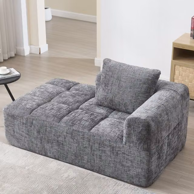 Sofá Chaise Longue Moderno KELLANY en Color Gris con Tejido de Chenilla y Cojines Incluidos An/P/Al: 158 x 90 x 60 cm